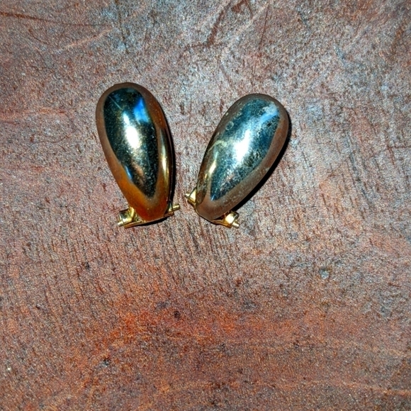 Vintage Jewelry - Teardrop Vintage Pierced Earrings